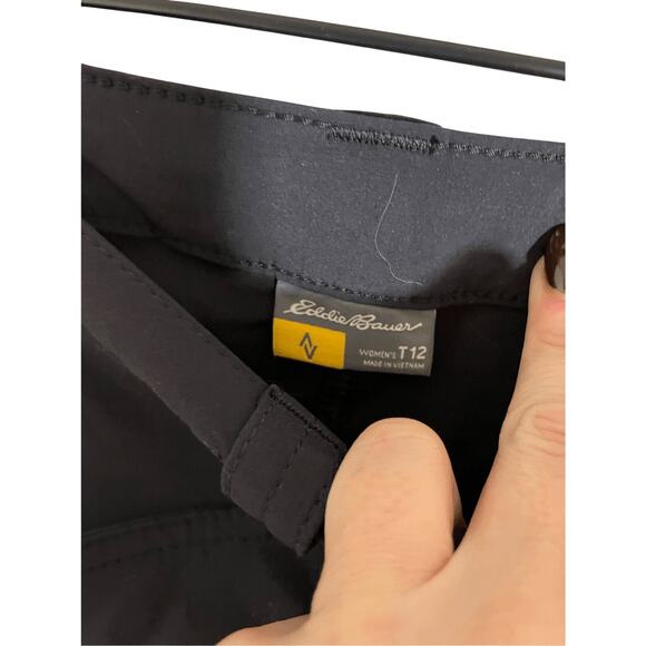 NWT Eddie Bauer Women's 12 T Gorpcore Utility Hiking Black Horizon Cargo Shorts - Picture 2 of 6